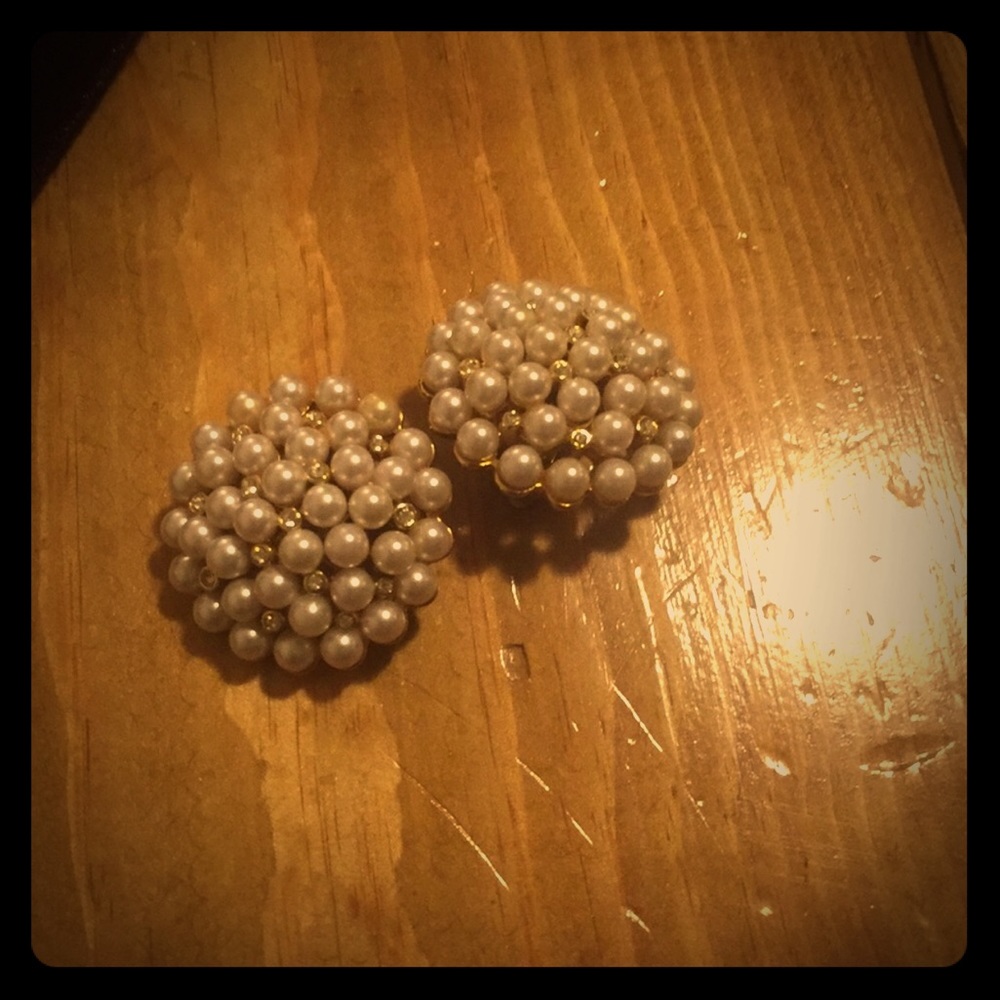 5/$20 🎉 Large Vintage Pearl Earrings